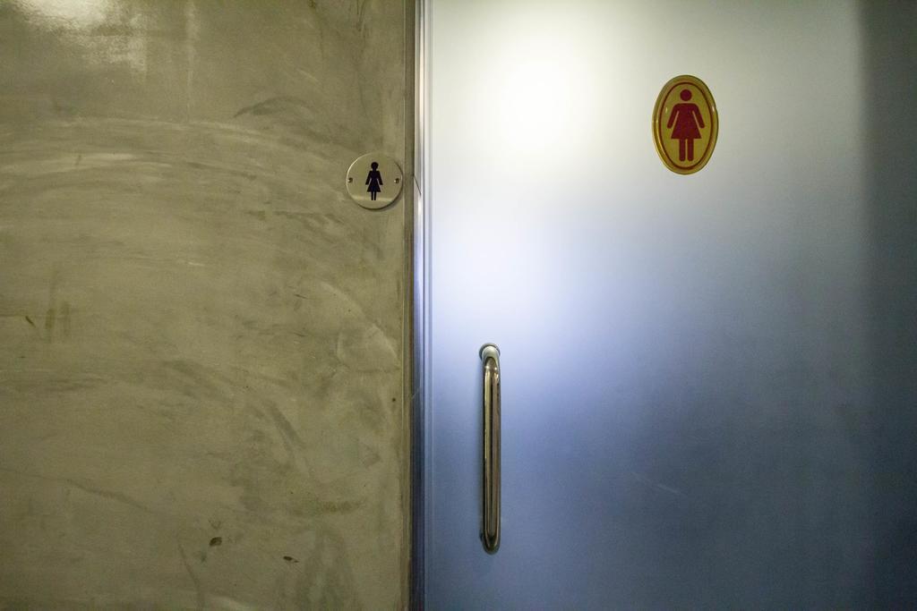 Capsule hotel M Qube 2*