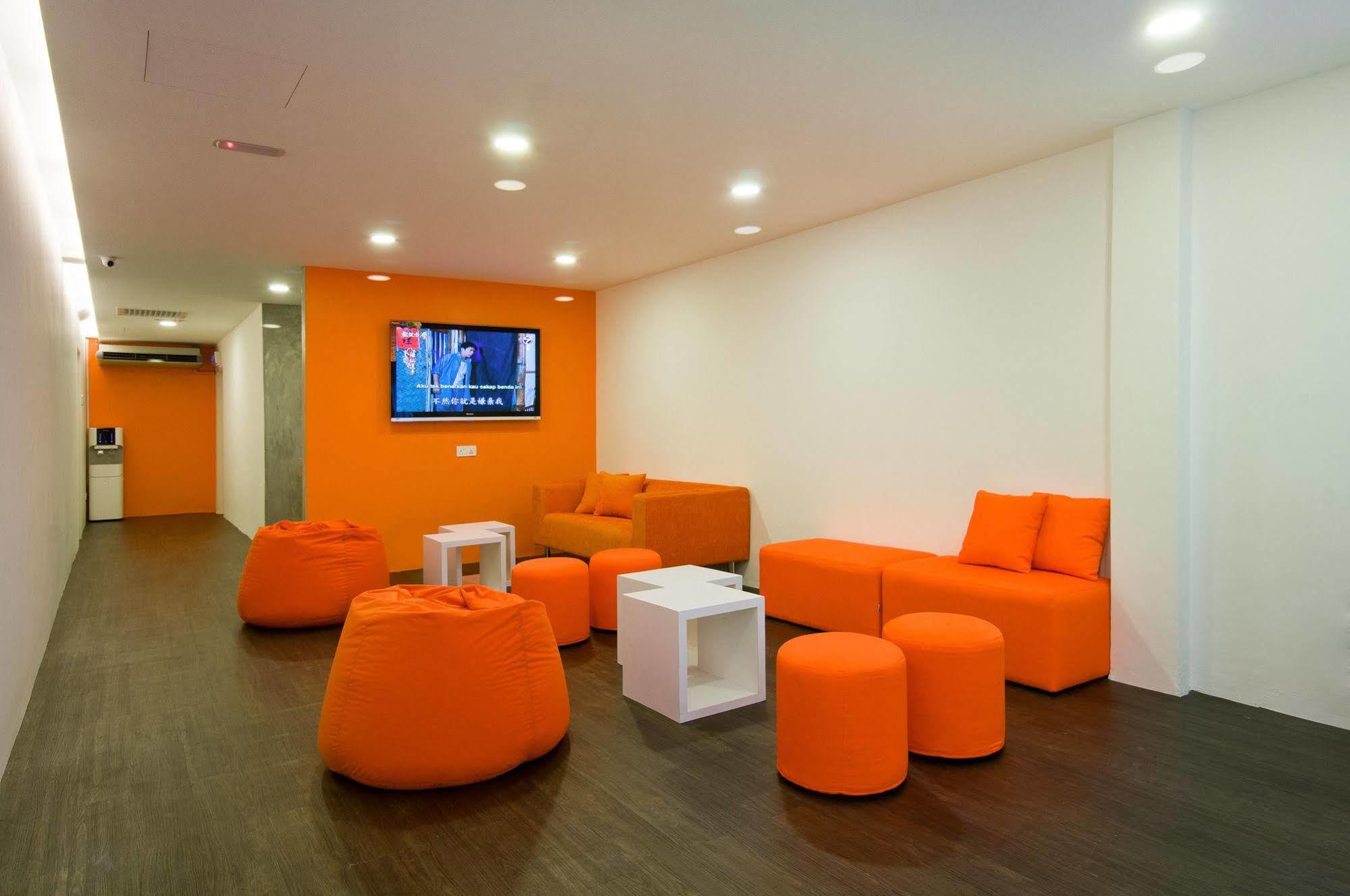 M Qube Capsule hotel 2*